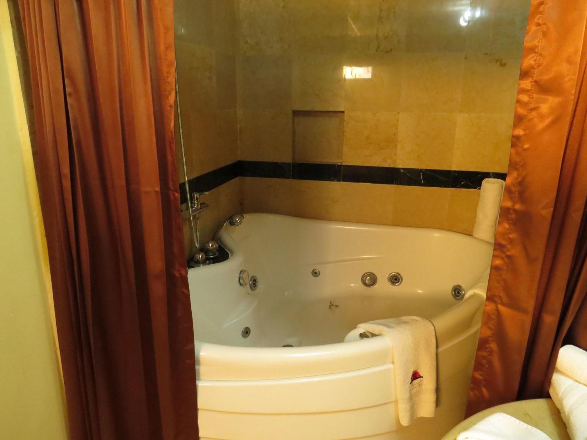 Hotel Ruinas Resort Уеуетенанго Номер фото